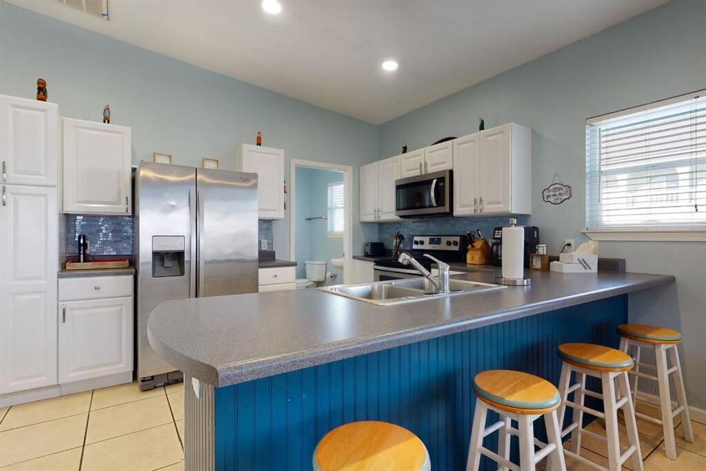 Eye-Catching Property W/ Picturesque Coastal Views Gulf Shores Exterior photo