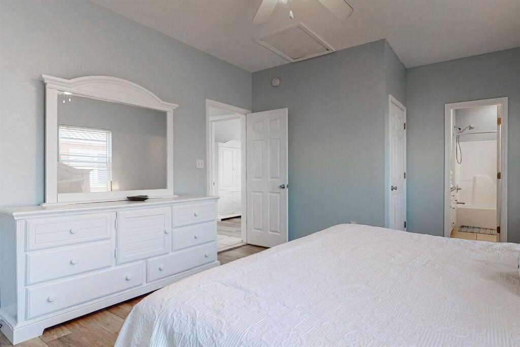 Eye-Catching Property W/ Picturesque Coastal Views Gulf Shores Exterior photo