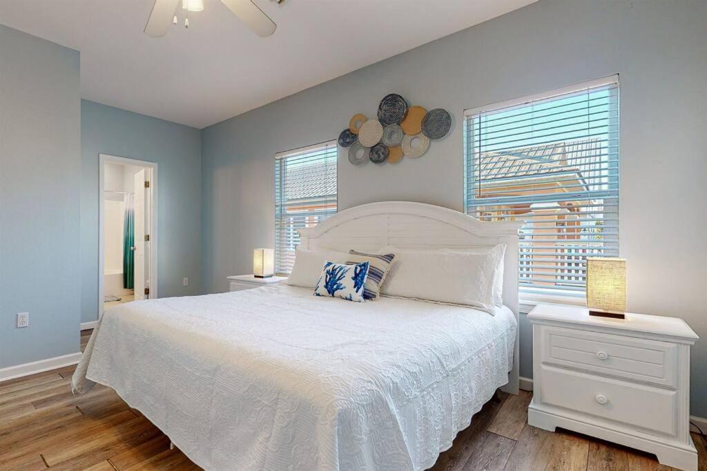 Eye-Catching Property W/ Picturesque Coastal Views Gulf Shores Exterior photo