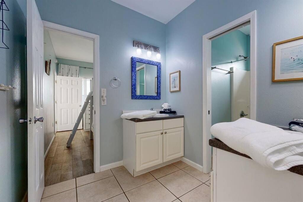 Eye-Catching Property W/ Picturesque Coastal Views Gulf Shores Exterior photo