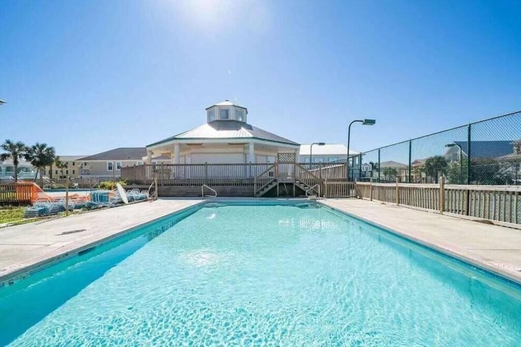 Eye-Catching Property W/ Picturesque Coastal Views Gulf Shores Exterior photo