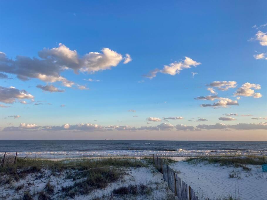 Eye-Catching Property W/ Picturesque Coastal Views Gulf Shores Exterior photo